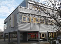 Sommer 2024: 57 Schüler der Neugreuthschule wurden nach erfolgreichem Abschluss verabschiedet.