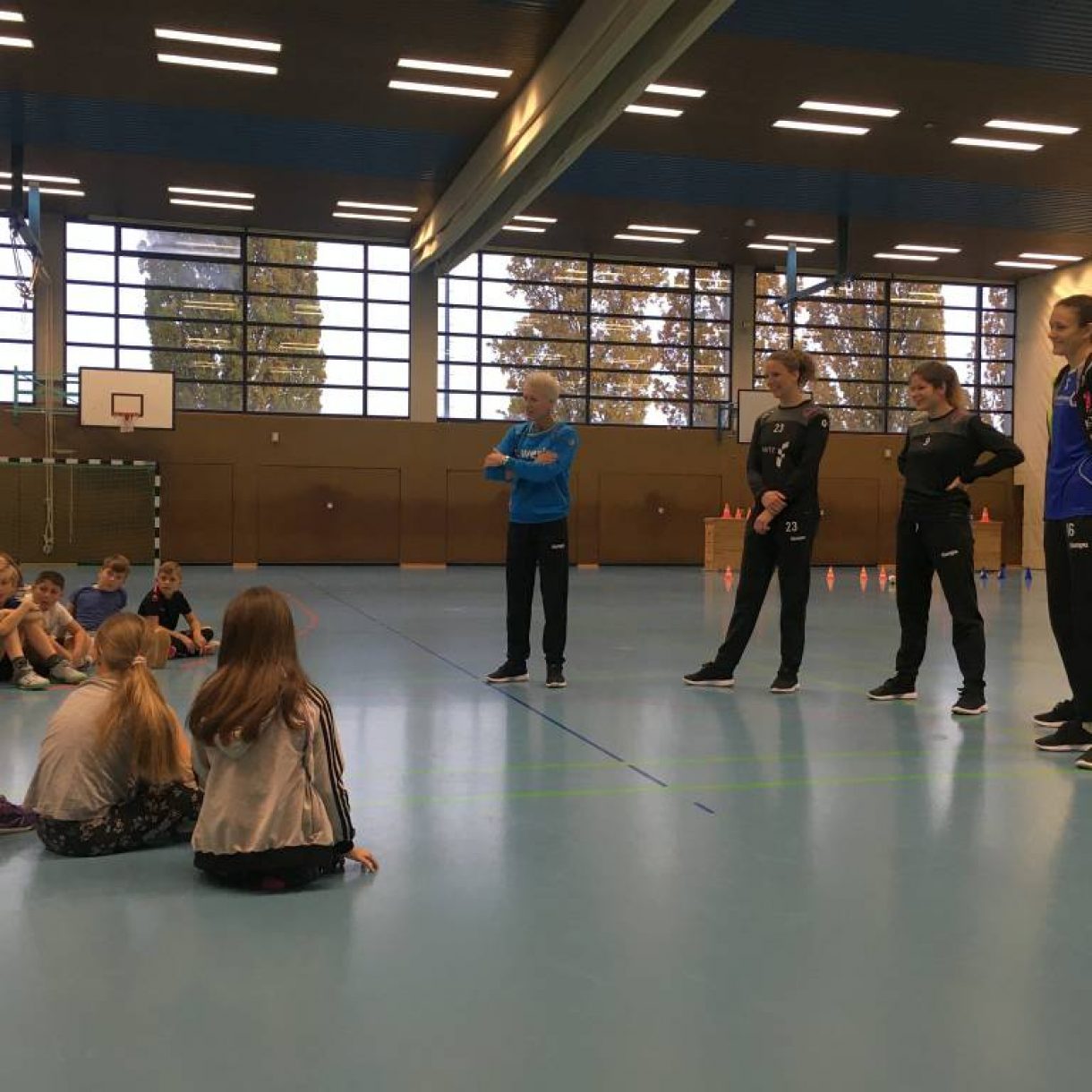 Tussies Metzingen zu Besuch in der Neugreuthschule Metzingen