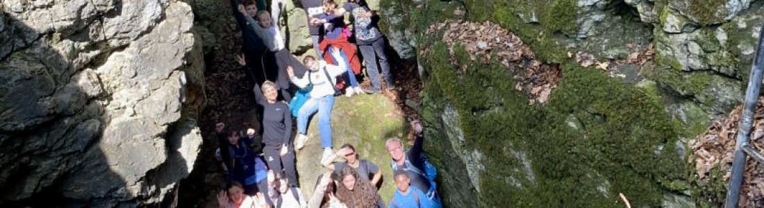 Spannende Wanderung: Dettinger Höllenlöcher – Sonnenfelsen – Calwerbühl